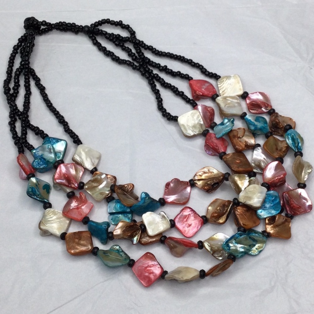 Gorgeous Multistrand/ Multicolor Shell Necklace - image 3